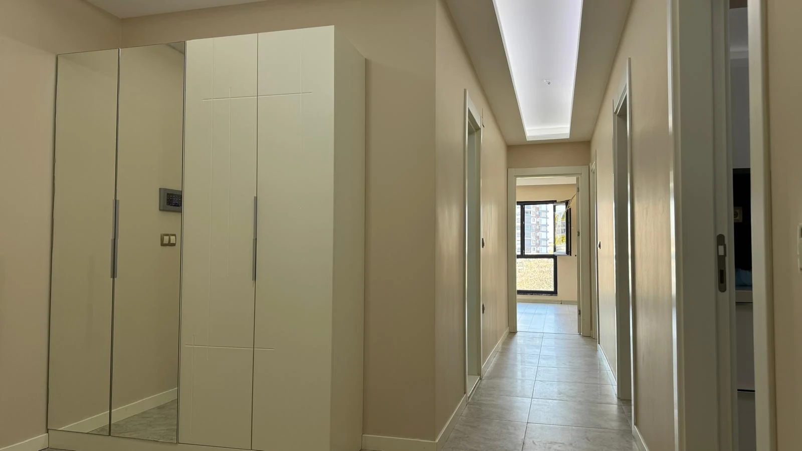 Yükselenpark Melis Sitesi 3+1 Daire Antre, Karşılama Holü ve Vestiyer Alanı
