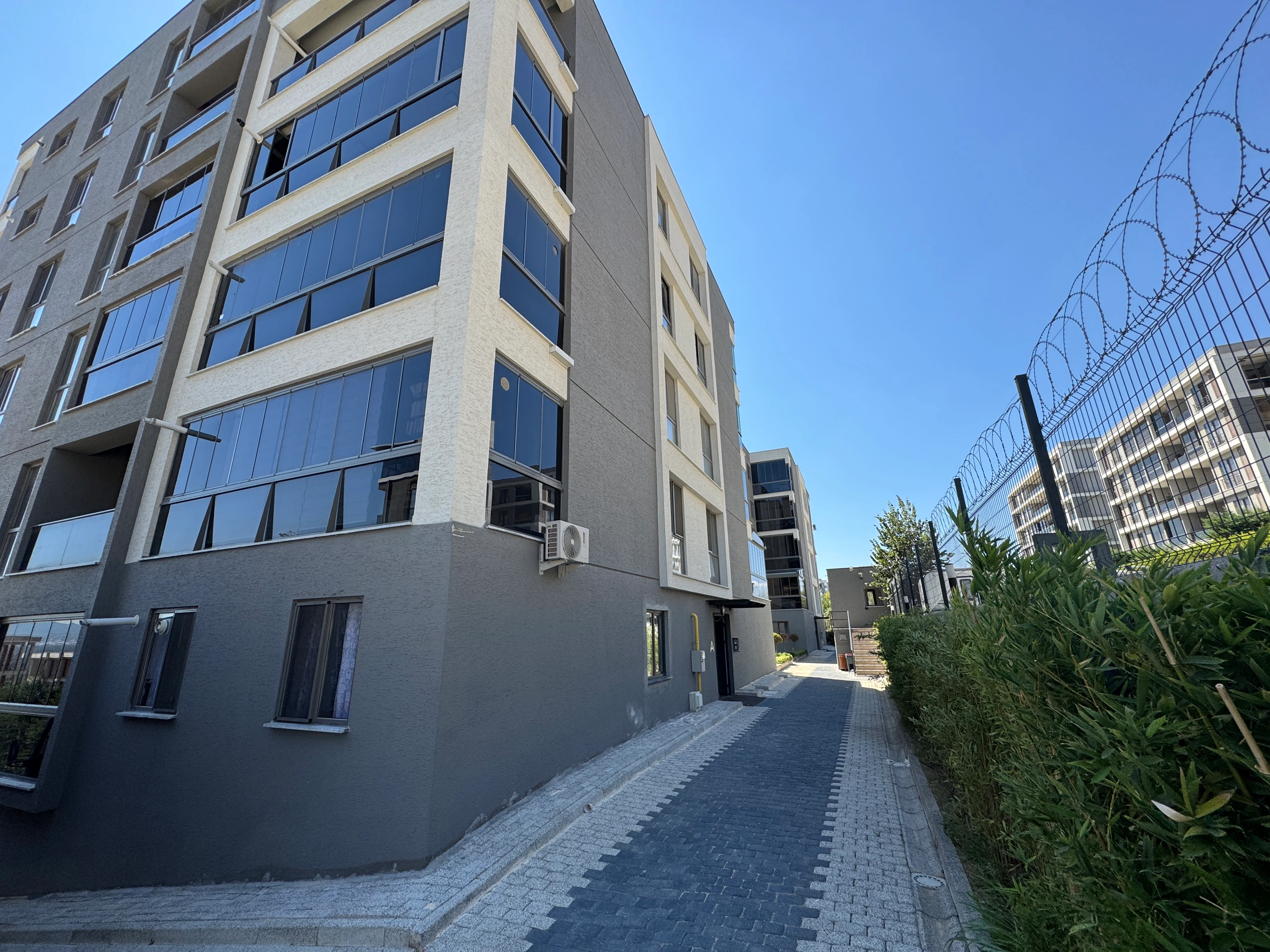 Ness Kayapa Sitesi Bina Yan Cephe ve Çevre Düzenlemesi