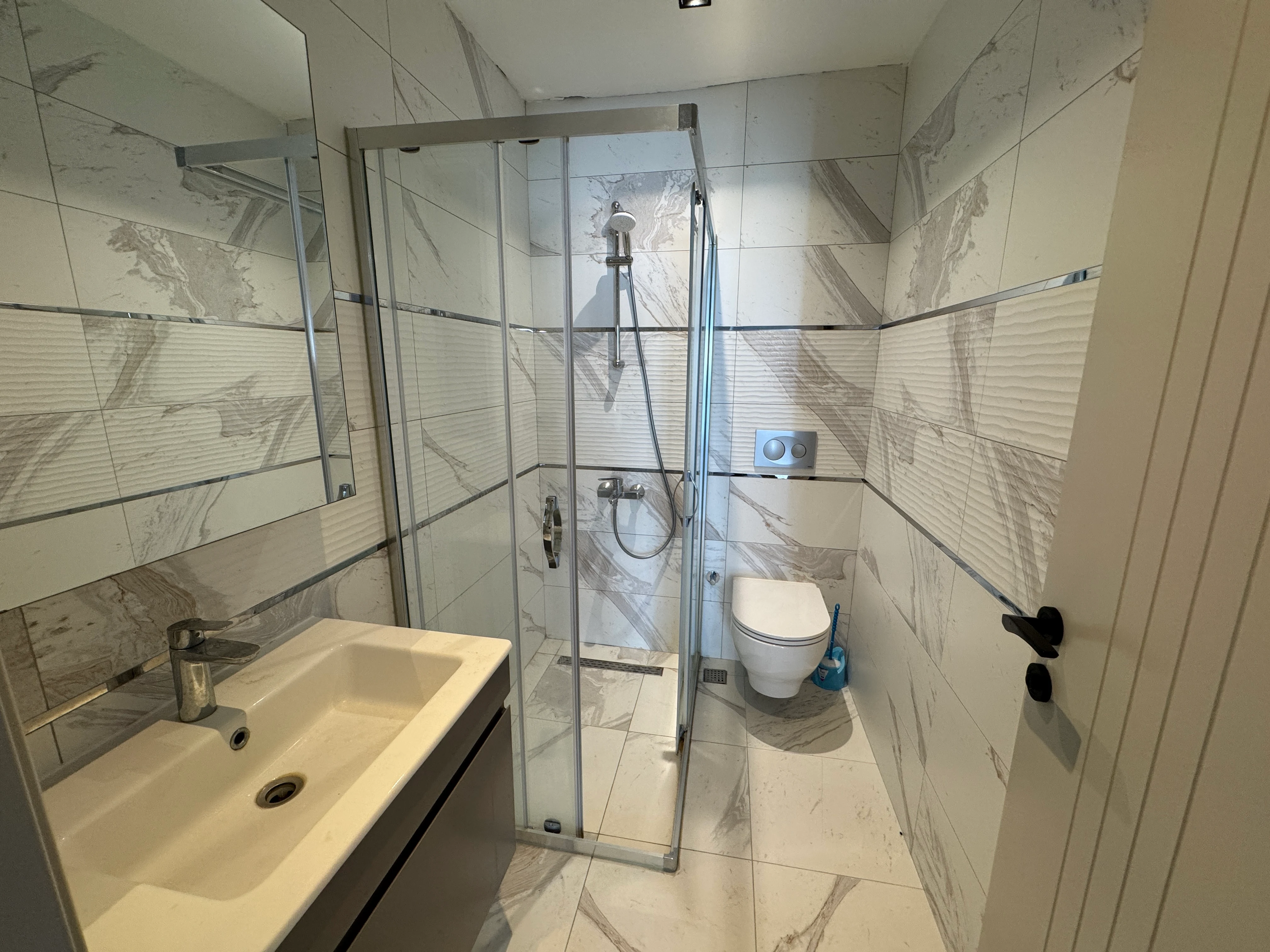 Modern Banyo, Lavabo ve Banyo Dolabı