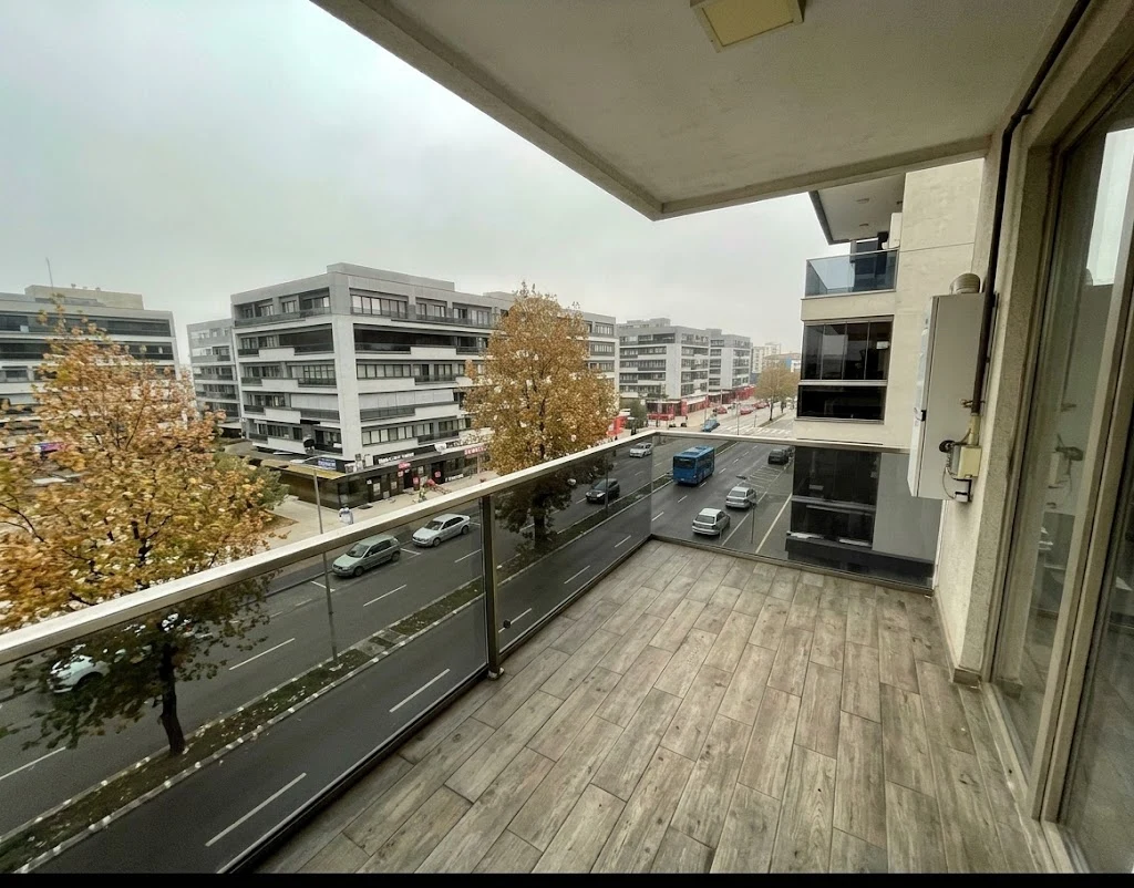 Yükselenpark Yakut Sitesi Soğanlı bulvar cepheli geniş balkon ve çevre manzarası.